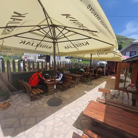 Letnja Basta Konukevi *